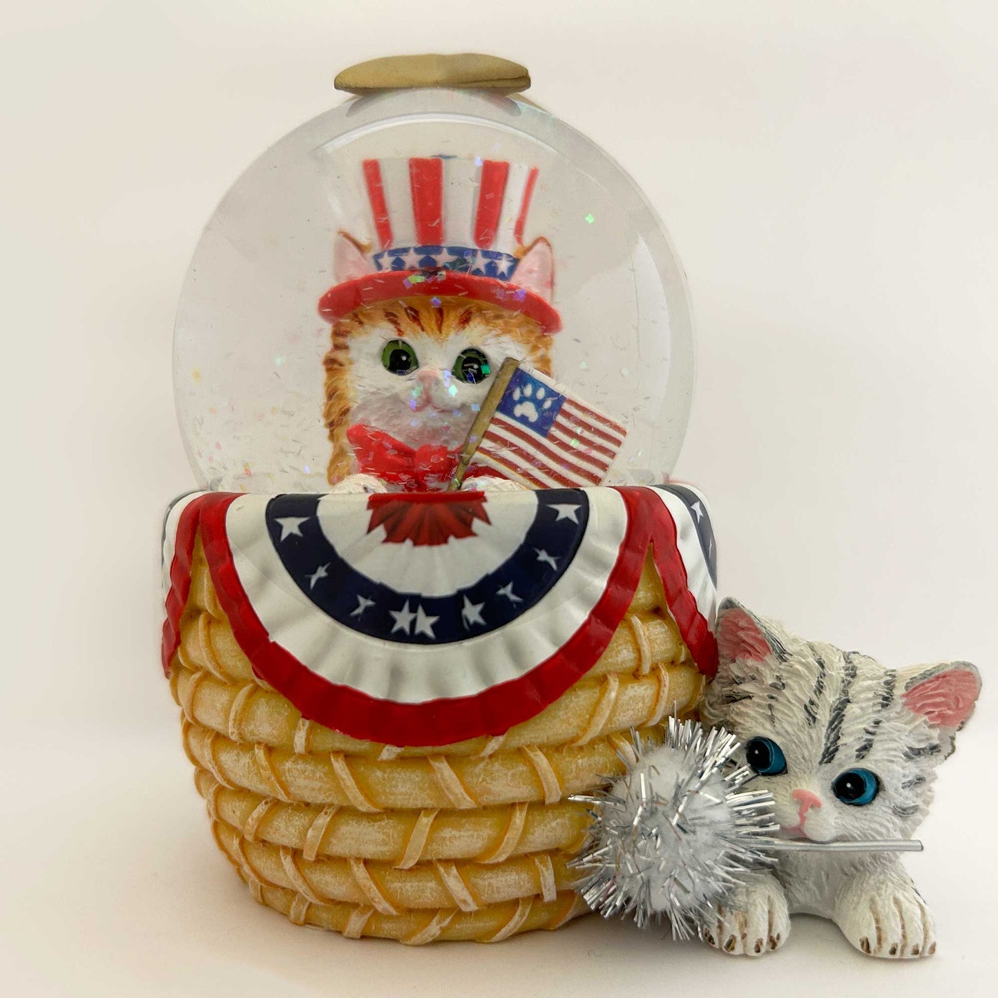 FELINE PROUD ON 4TH OF JULY Cat / Kitten Water Globe Snowdome Bradford Exchange