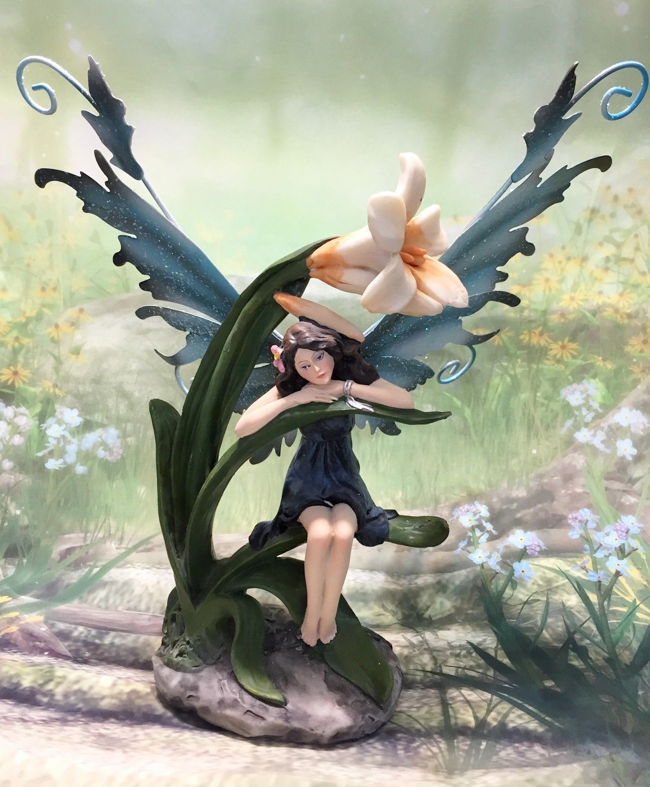 Callia - Fairy Sitting on Lily Leaf Figurine with Metal Wings Legends of Avalon