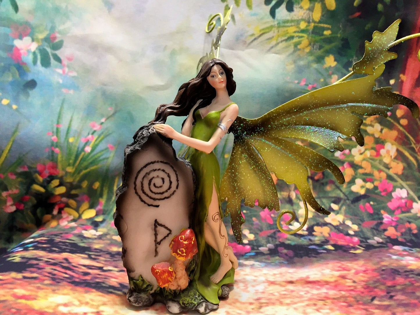 Fairy with Mythic Stone Green - Legends of Avalon Figurine with Metal Wings