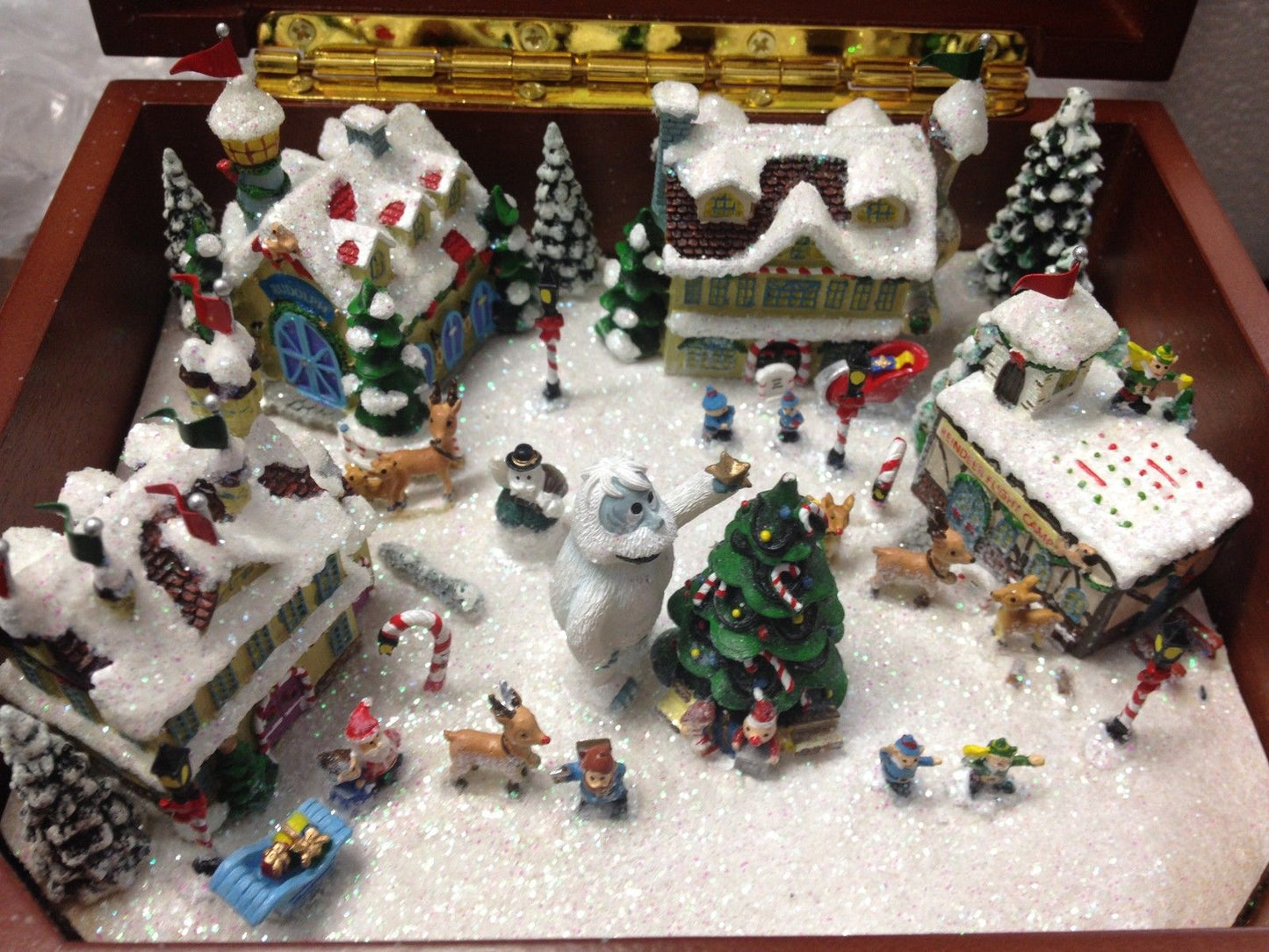 Rudolph the Red Nosed Reindeer Christmas Music Box Bradford Exchange