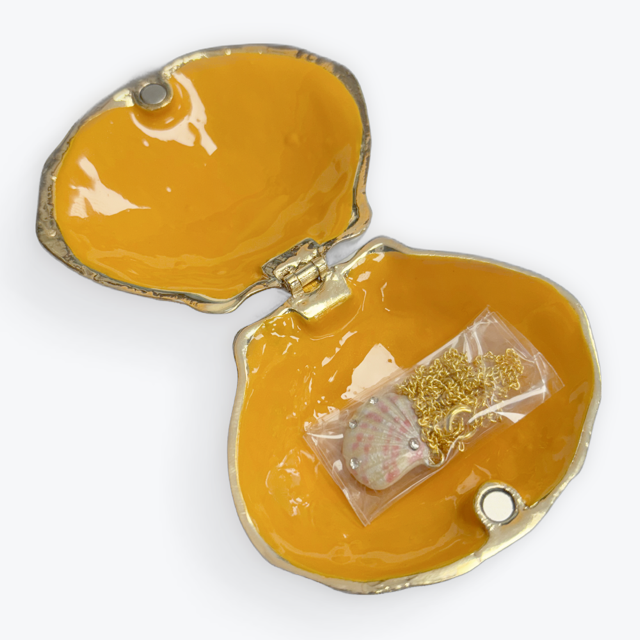 Jewelled Clam Enameled Trinket Box Hidden Treasures with Necklace
