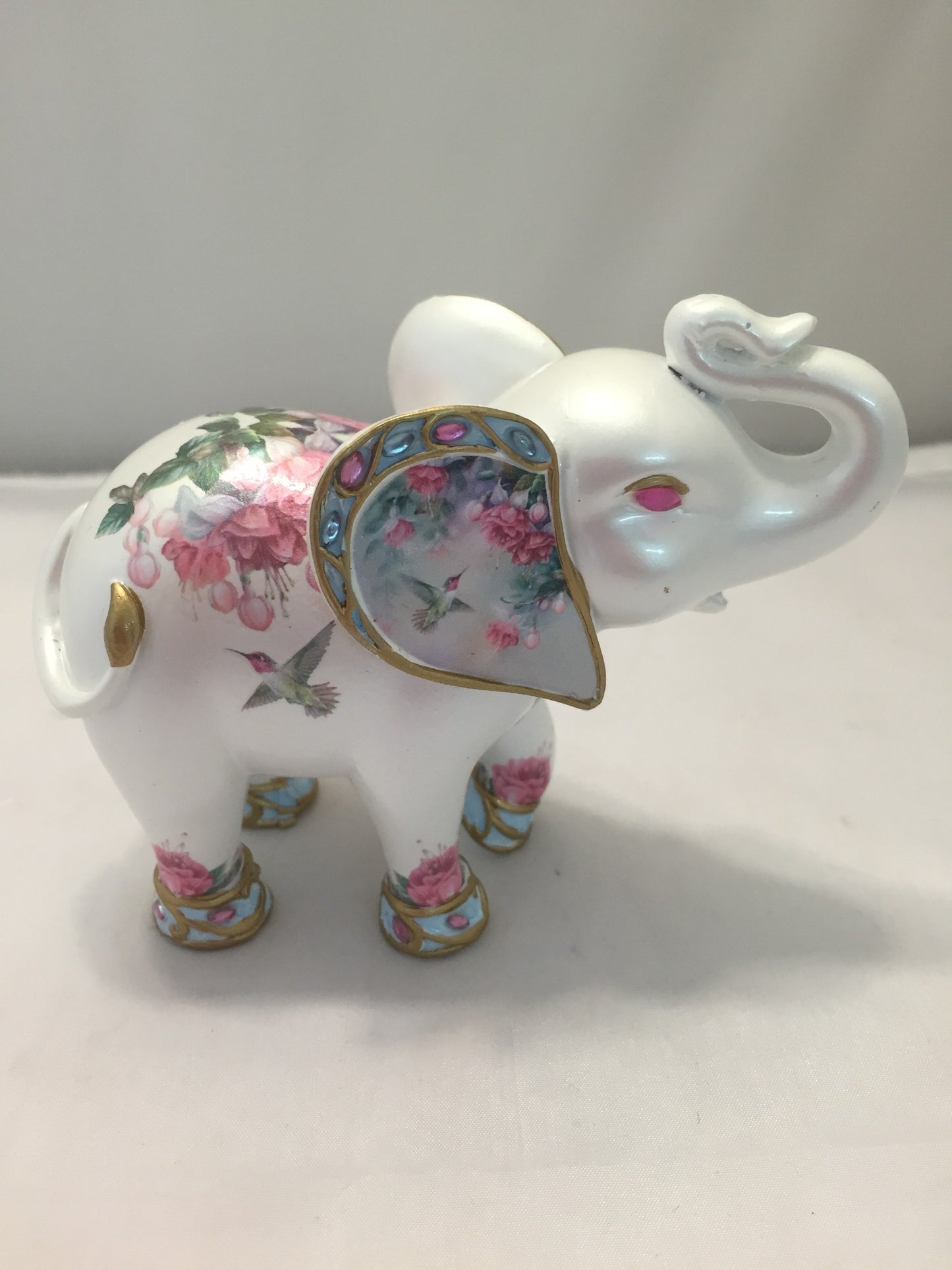 Majestic Beauty Len Liu Elephant Figurine / Statue Bradford Exchange