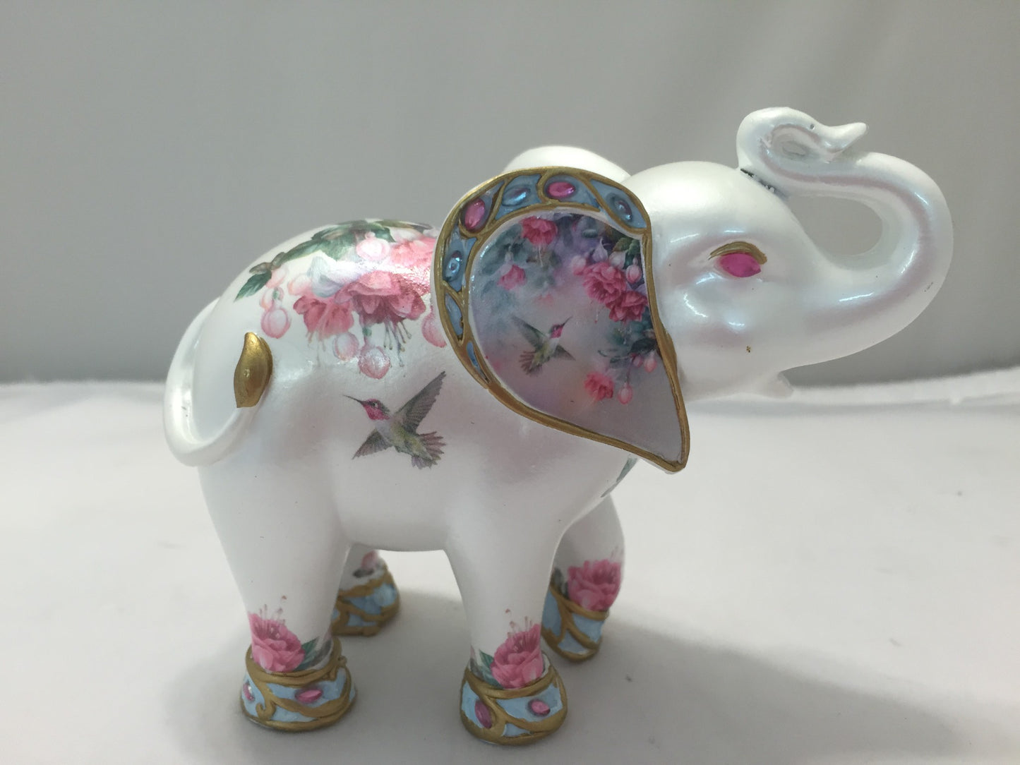 Majestic Beauty Len Liu Elephant Figurine / Statue Bradford Exchange