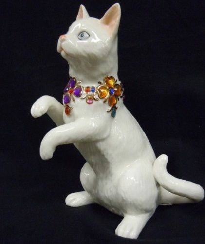 Fine Porcelain White Cat With Jewels Figurine Home Decor - SCR