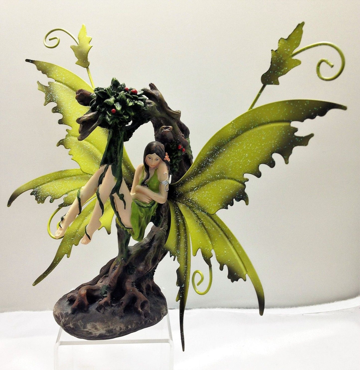 Green Fairy Sleeping in Tree Legends of Avalon Figurine with Metal Wings