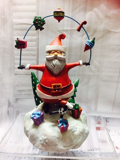 Juggling Santa Christmas Figurine Musical - San Francisco Music Box