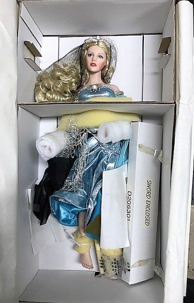 Lady of the Lake Camelot Collection Porcelain Doll  Franklin Mint Doll