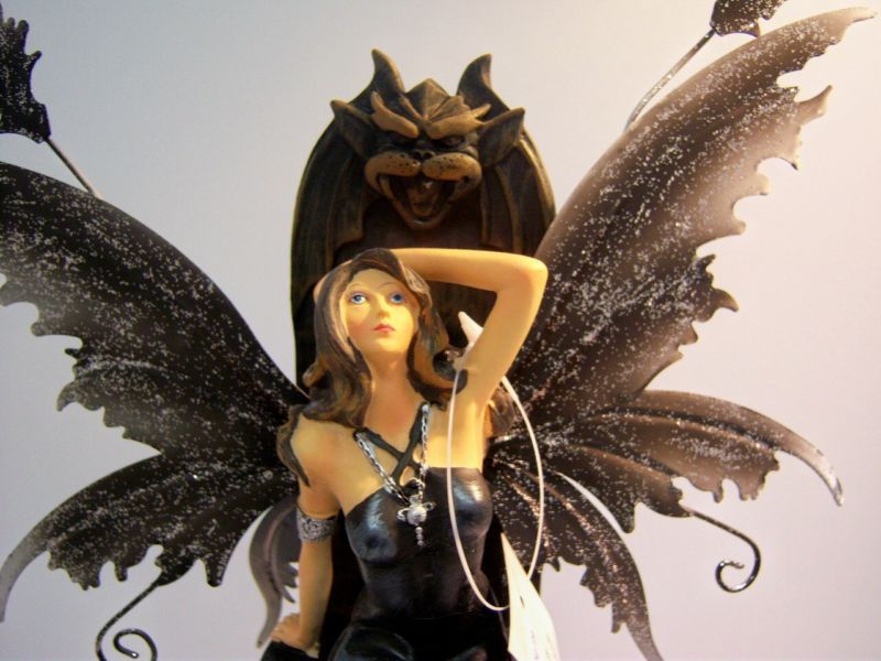 Legends of Avalon Fairy Resting on Gargoyles Throne Figurine with Metal Wings