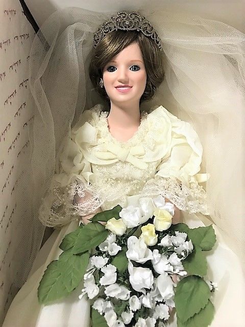 Princess Diana bride good porcelain doll