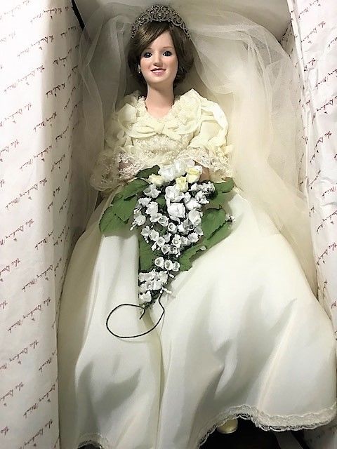 Princess Diana Bride Collection Porcelain Doll  Danbury Mint Doll