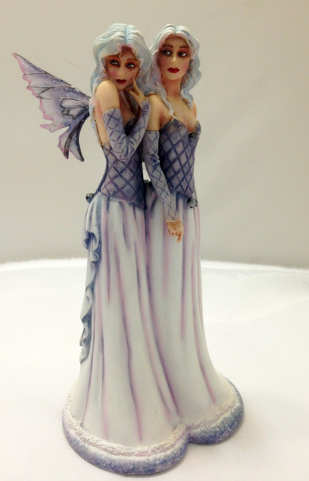 Sister's Love Figurine Selina Fenech - Lavender Collection - Munro Gifts