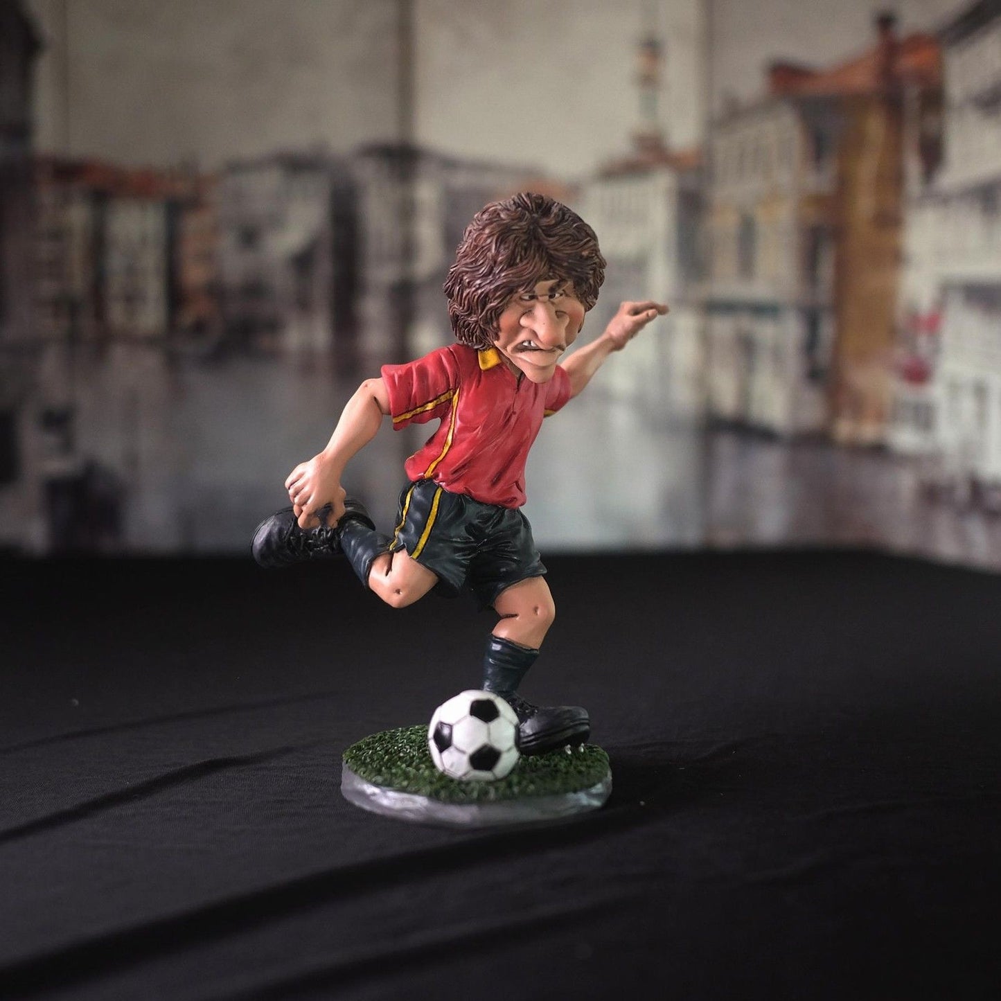 Soccer Player Character  - GRUMPY JON FIGURINE   - 16-536 - LB